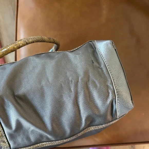 Brighton "Pretty Tough Reed" tote bag in a silver or zinc pearl - Picture 12 of 16